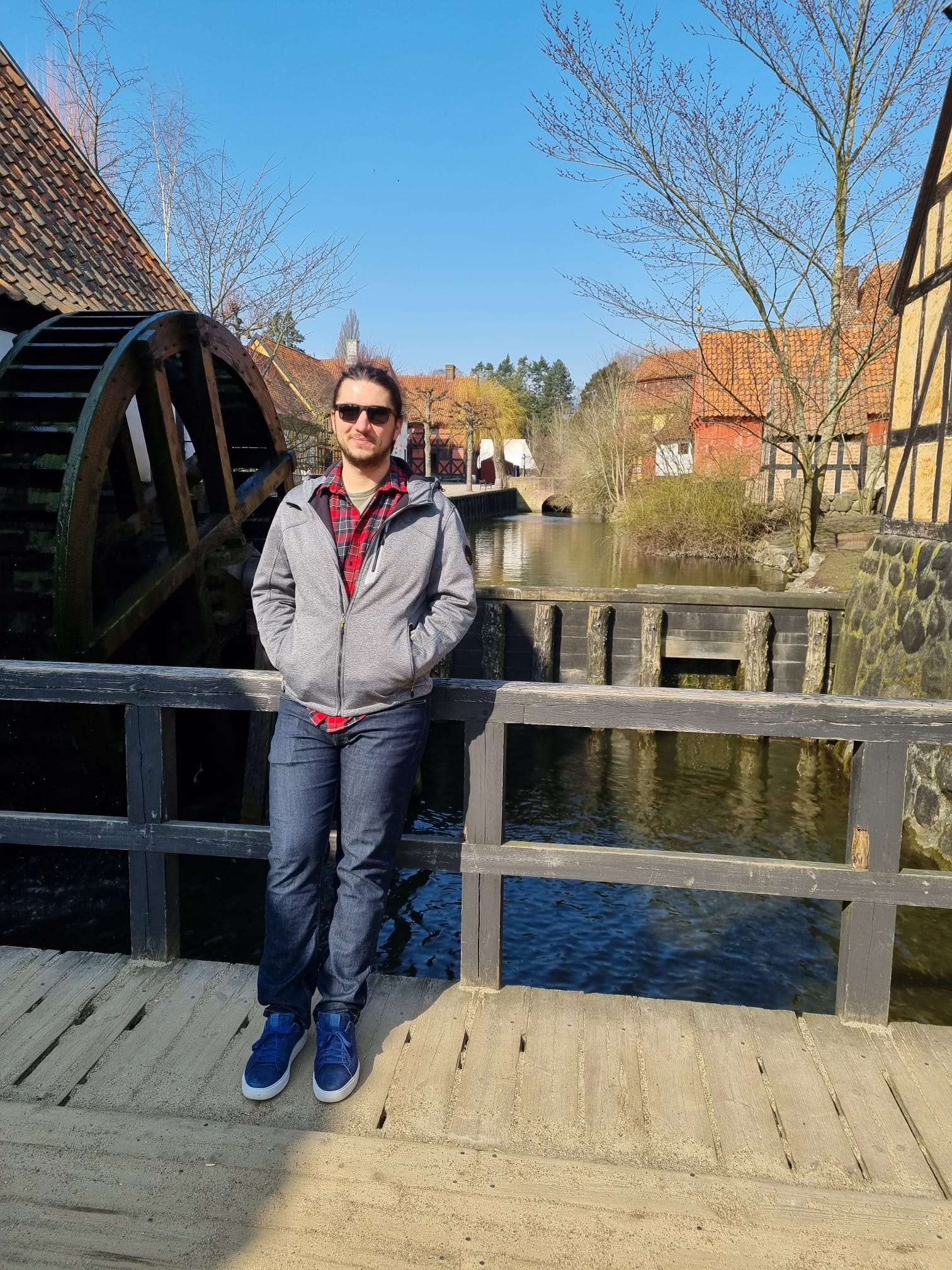 Marius standing on a bridge